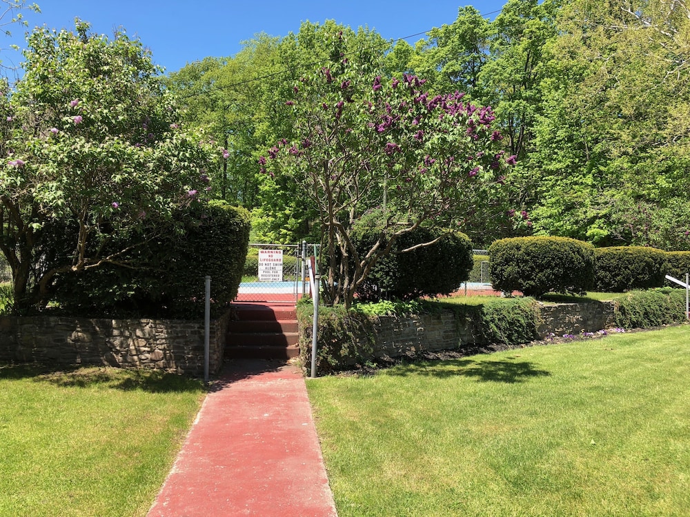 Plum Point Lodge
