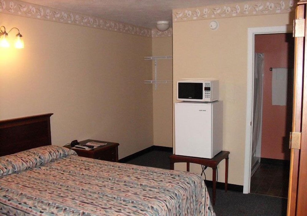 K-River Motel & Campground