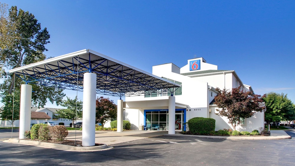 Motel 6 Springfield, IL