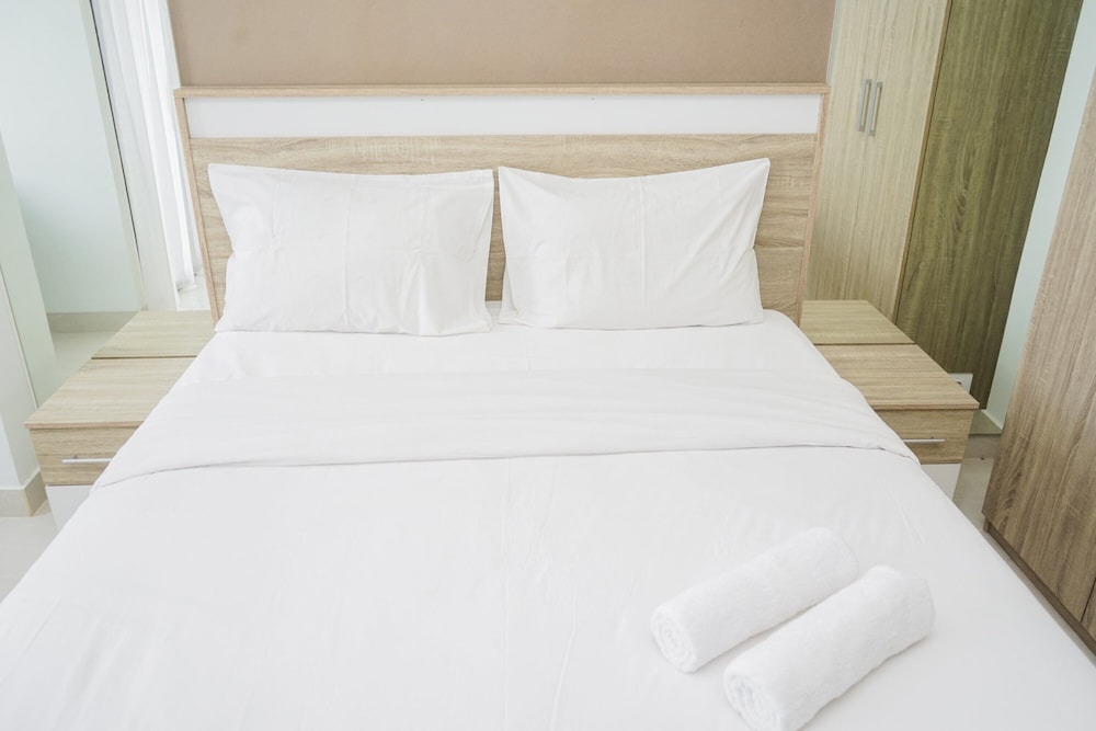 Cozy and Nice Studio Apartment at Springwood Residence