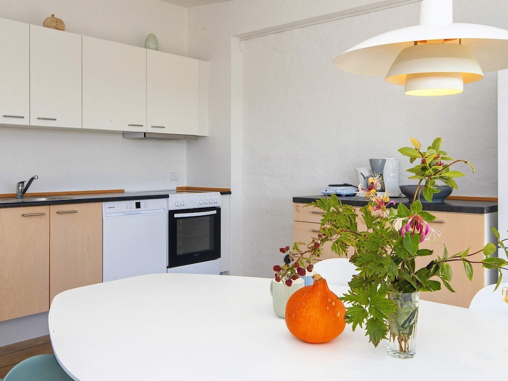 Apartment With Shared Kitchen in Vederso