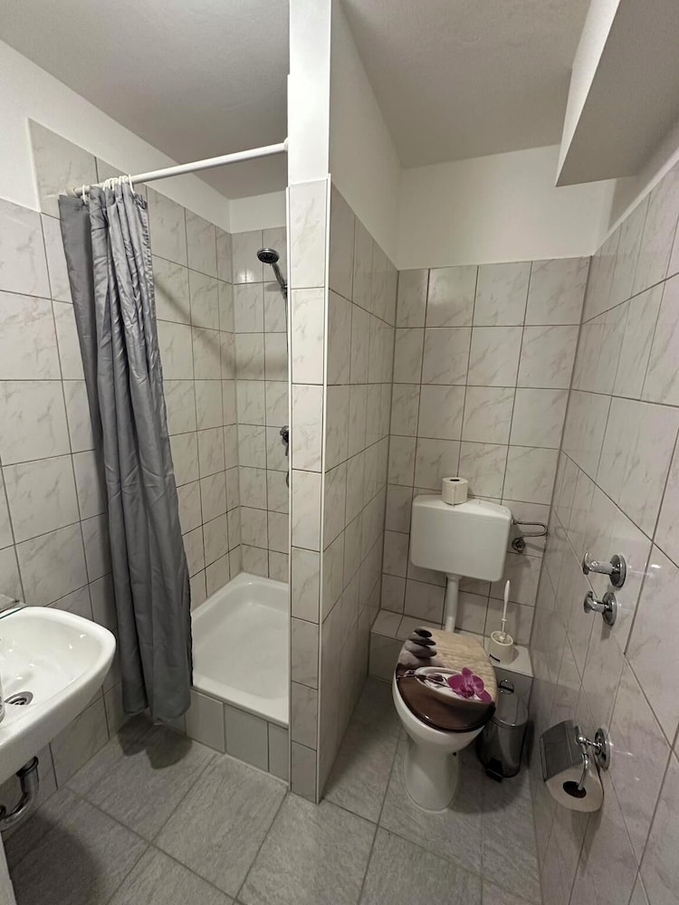 2-Rent Group Hostel Apartments HAN53