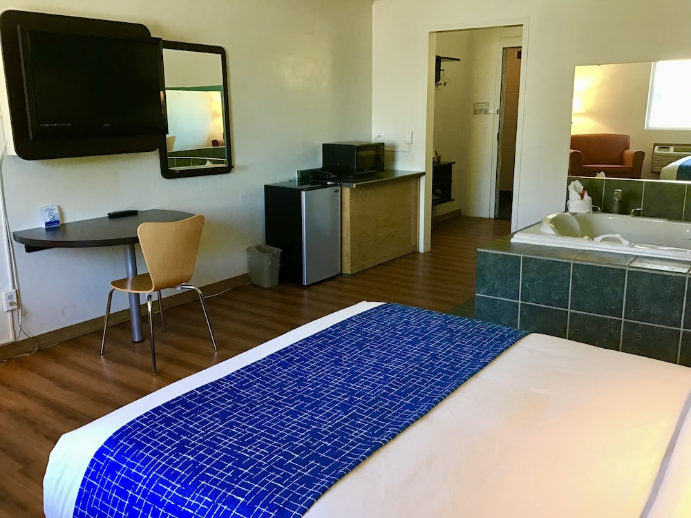 Travelodge Inn & Suites by Wyndham Missoula University Park