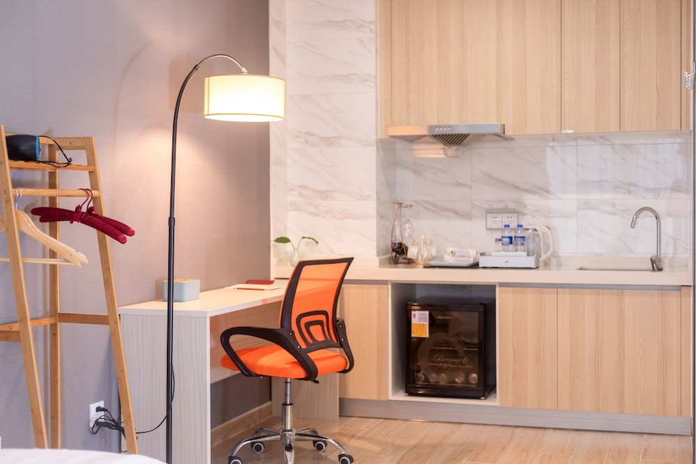 Zhongshan Vacations - The Passion Man Hotel - Property Image 5