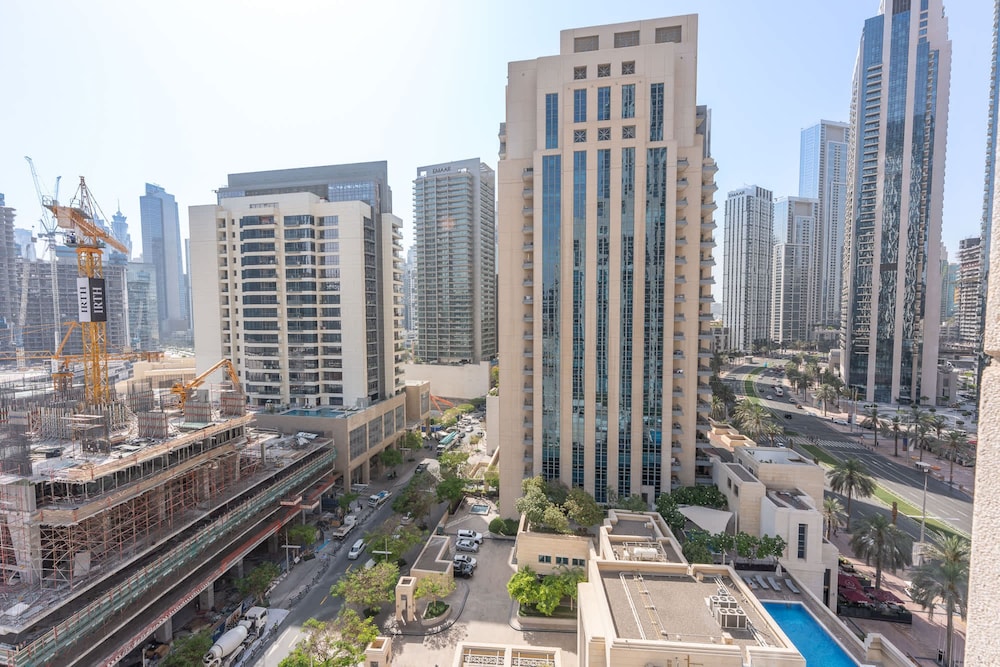 1 Bedroom and Situated Near Burj Khalifa and Dubai Mall