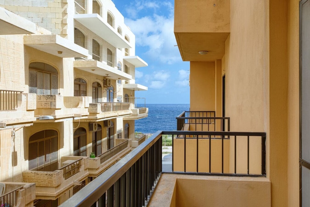 Gozo Escape With Balcony BBQ Peaceful Views