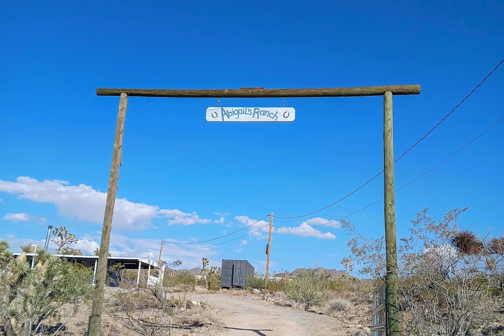 'gateway to the Grand Canyon' - Dolan Springs Gem!