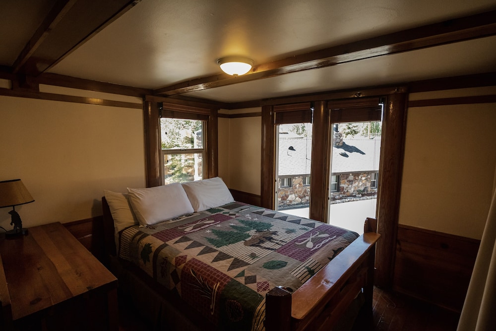 Embers Lodge and Cabins