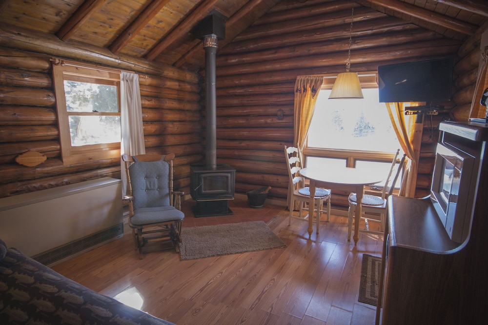 Cascade Lodge