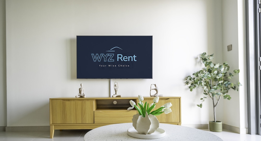 Sleek 1BR in Burj Royale with Canal View