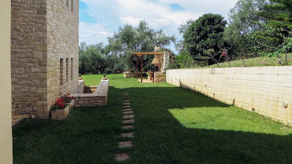 Luxurious Sea & Olive Private Villa - Pool view 5