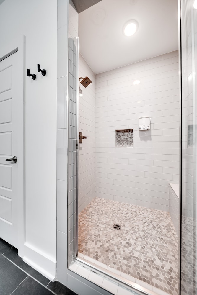 Nashville Vibes 4 Bedroom Townhouse