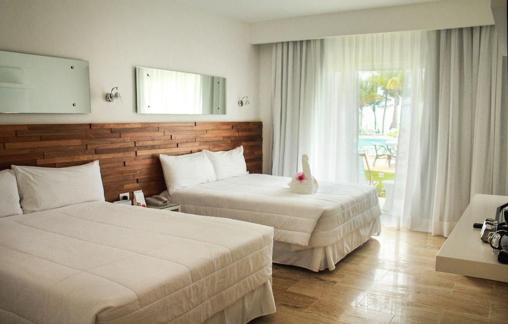 Viva Tangerine by Wyndham, A Trademark All Inclusive - Property Image 4