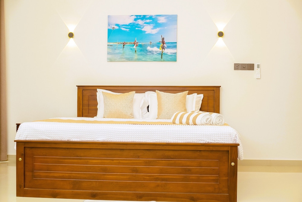 Crescent Bay Weligama