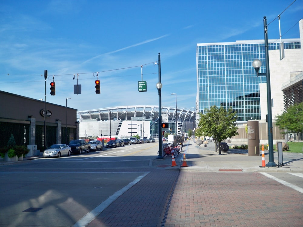 Bridgestreet at Current at the Banks