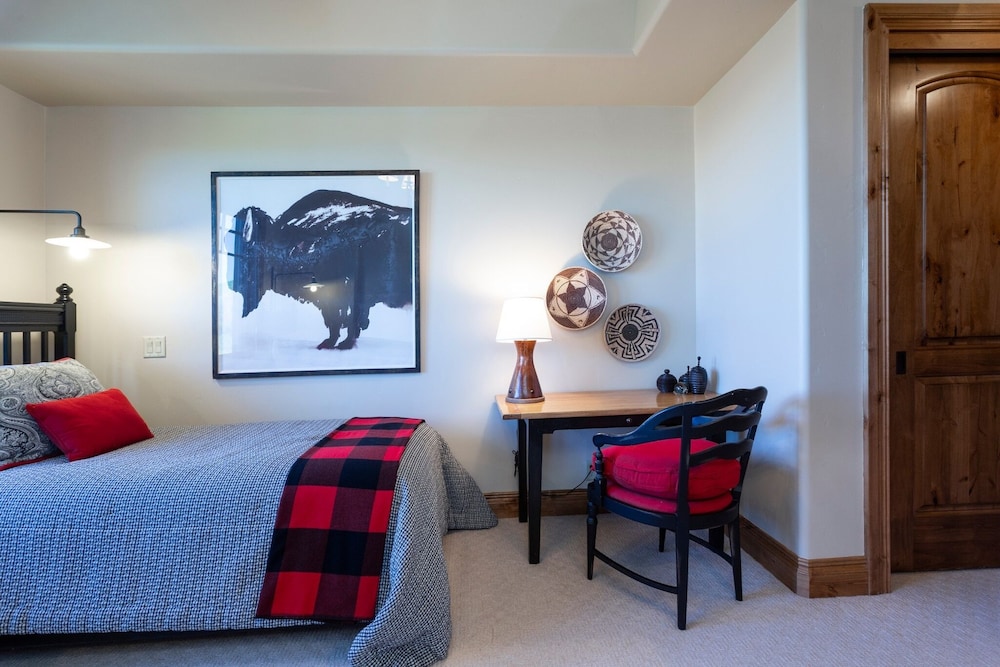Grand Lodge - Penthouse #406 - Ski-in/out 5 Bedroom Condo
