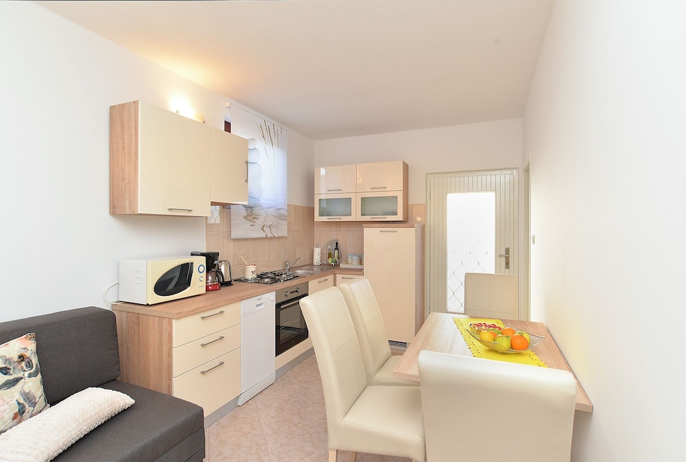 Apartment 1983 view 2