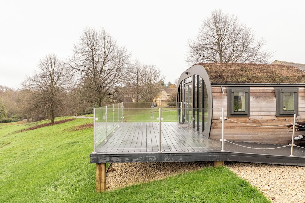 Unique 1 BD Eco-Retreat in Old Chalford