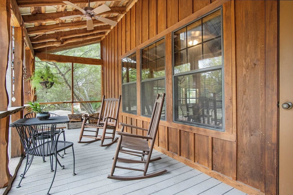 Sistercreek Ranch - Other Cabin 2 Bedroom Cabin