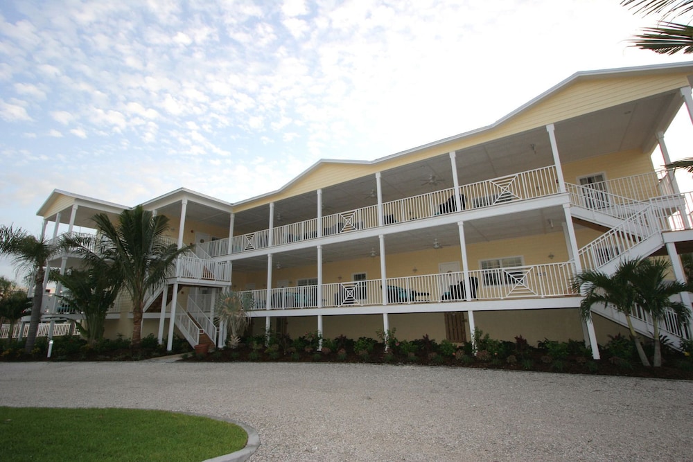 Hotel Beach Club at Siesta Key by RVA - Image 1