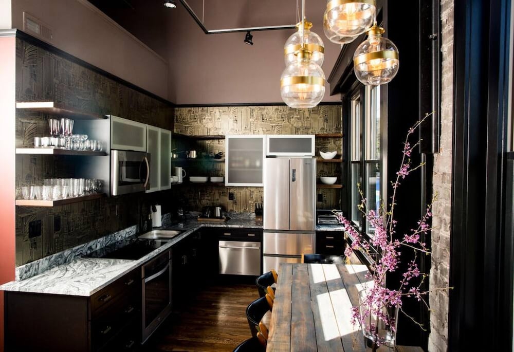 80 LEX 201 Exquisite Downtown Lodging