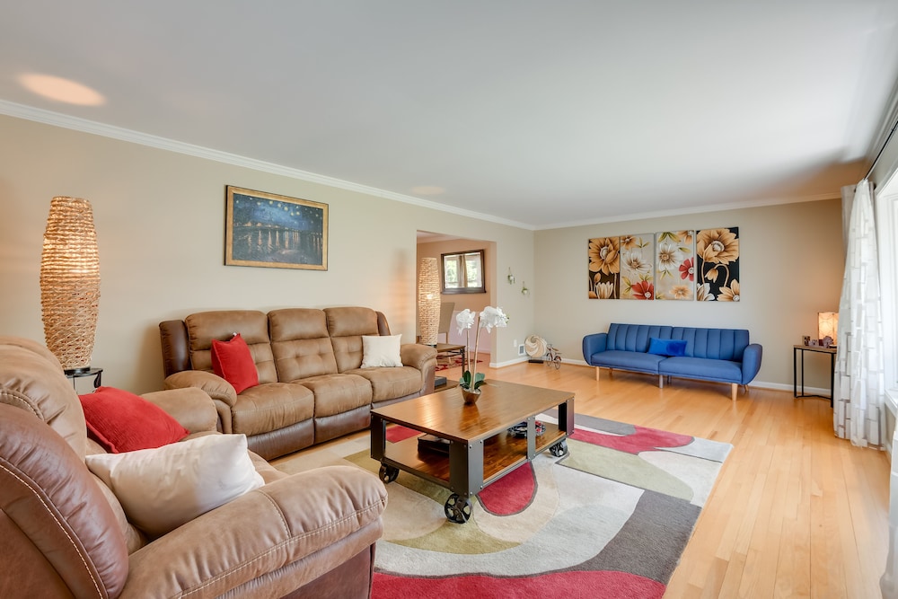 Rockville Home: Patio Oasis, Fireplace, Near DC! - Property Image 32