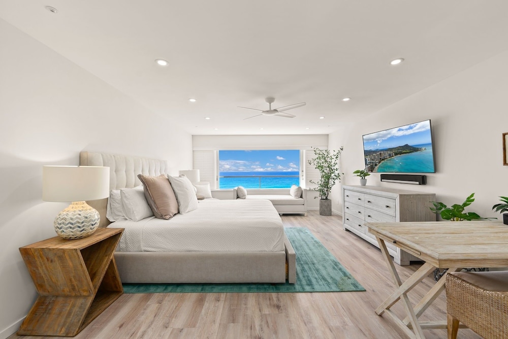 Colony Surf 1503 1504 1 Bedroom Condo