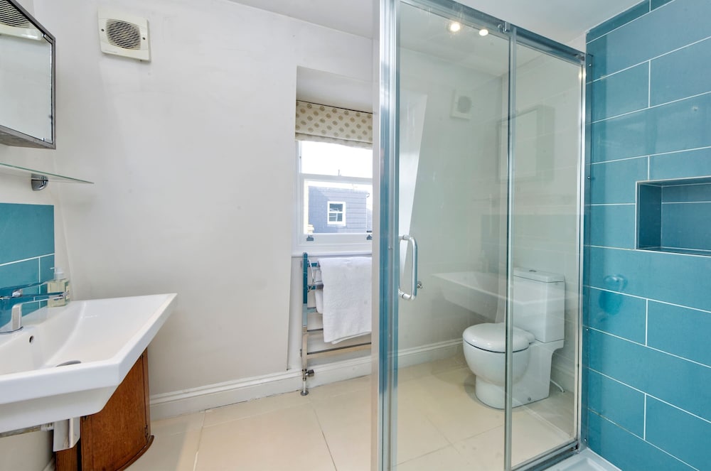 Stunning 3 bed Home With Garden - Wandsworth