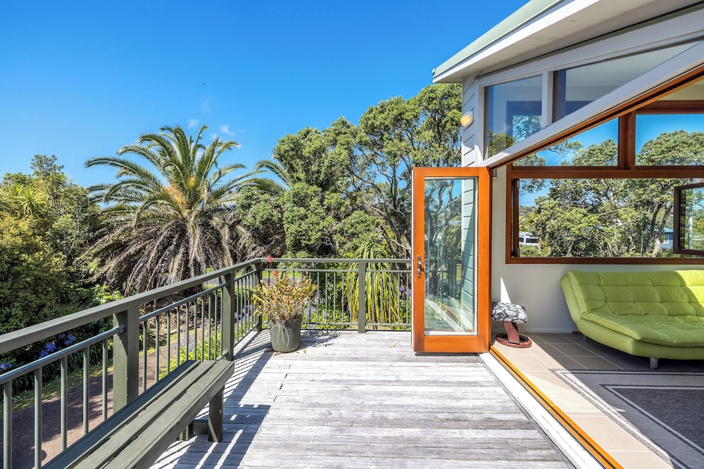 Tikirau Bay Views in Oneroa