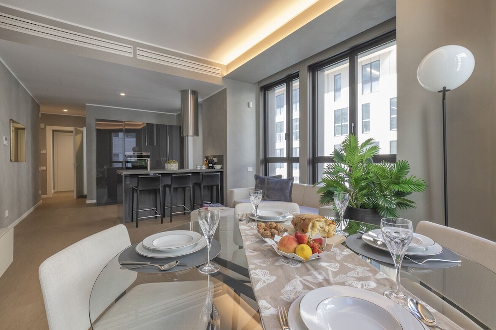 San Babila Central Tower by Rentopolis - High-end 1bdr with panoramic terrace overlooking Duomo