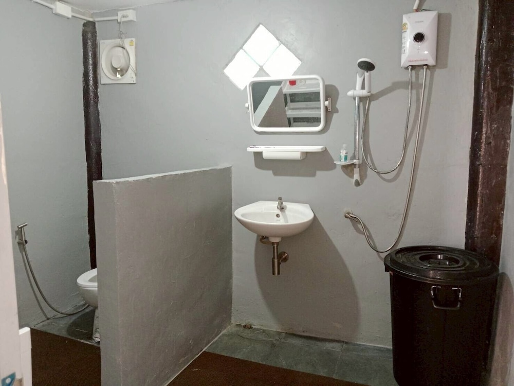 Aran Hostel & Cafe Nakorn Sawan