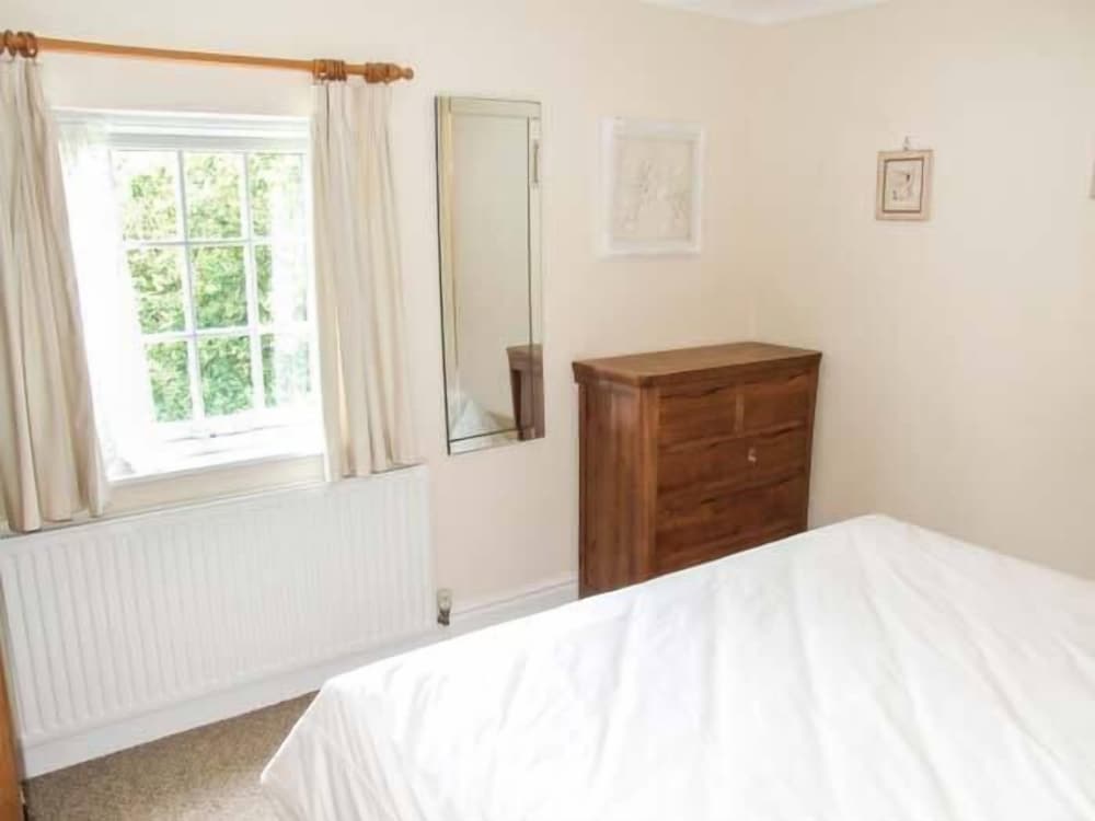 11 Victoria Cottages view 3