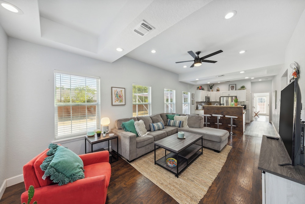 Walk to Alamodome! Stylish Home w/ Private Parking
