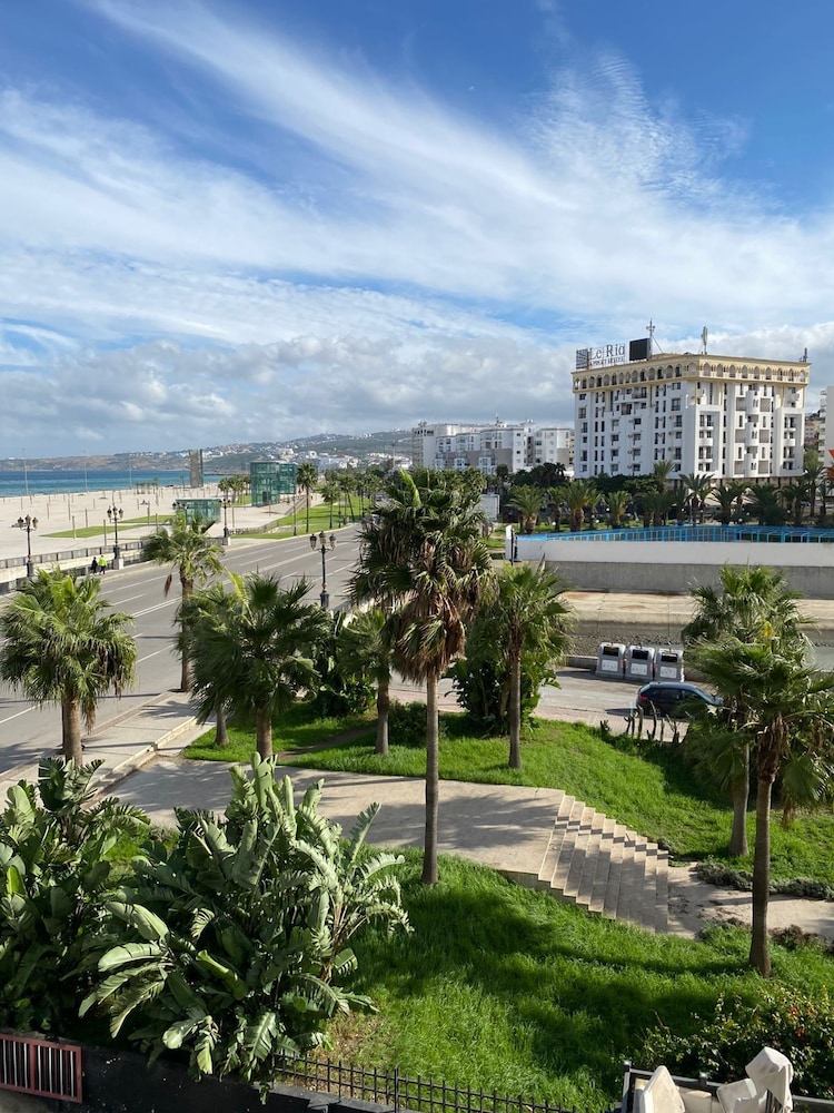 Vintage Seaview APT Full City Center