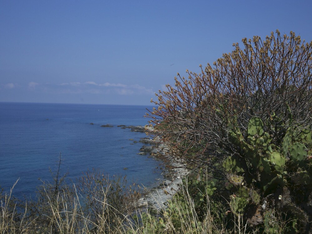 Mansion in Capo Vaticano Near the Beach photo 3
