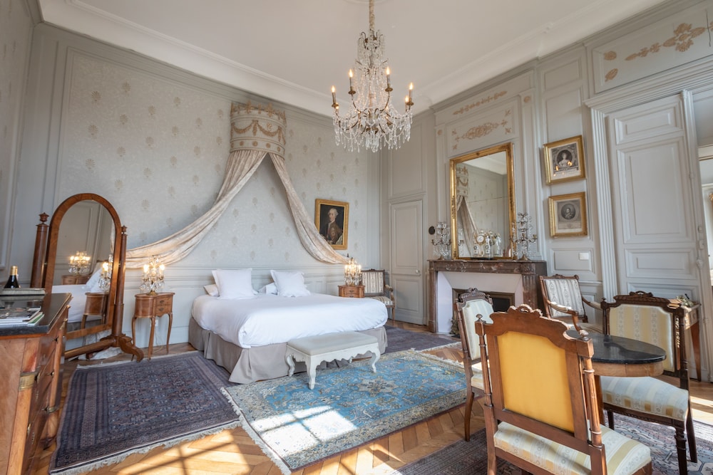 Bourges Vacations - Hotel de Panette - Chambres historiques - Property Image 29