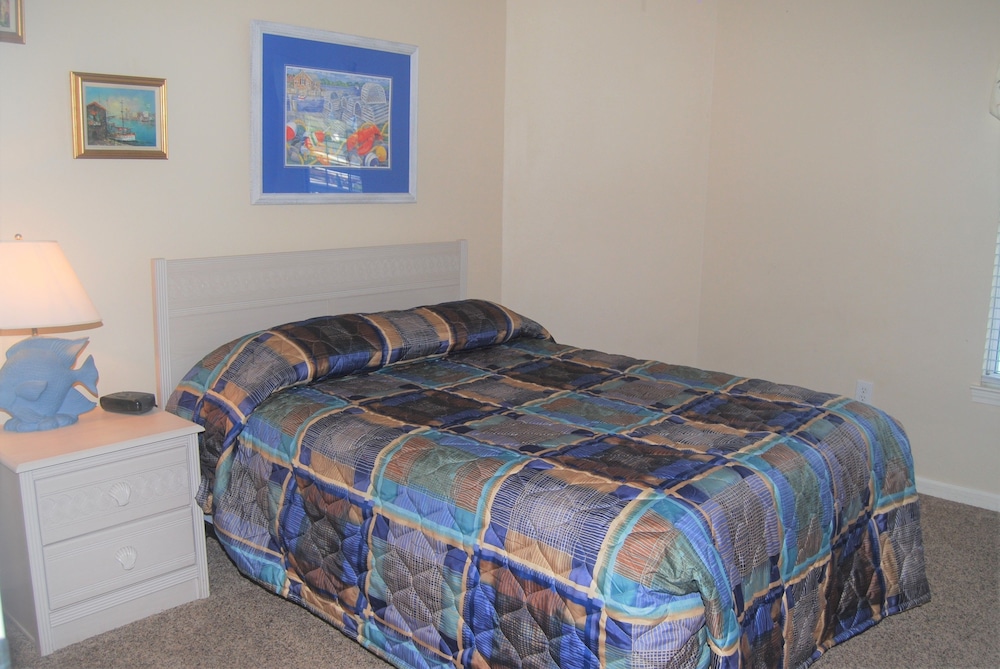 Fairways At Riveroaks 23d 3 Bedroom Condo by RedAwning