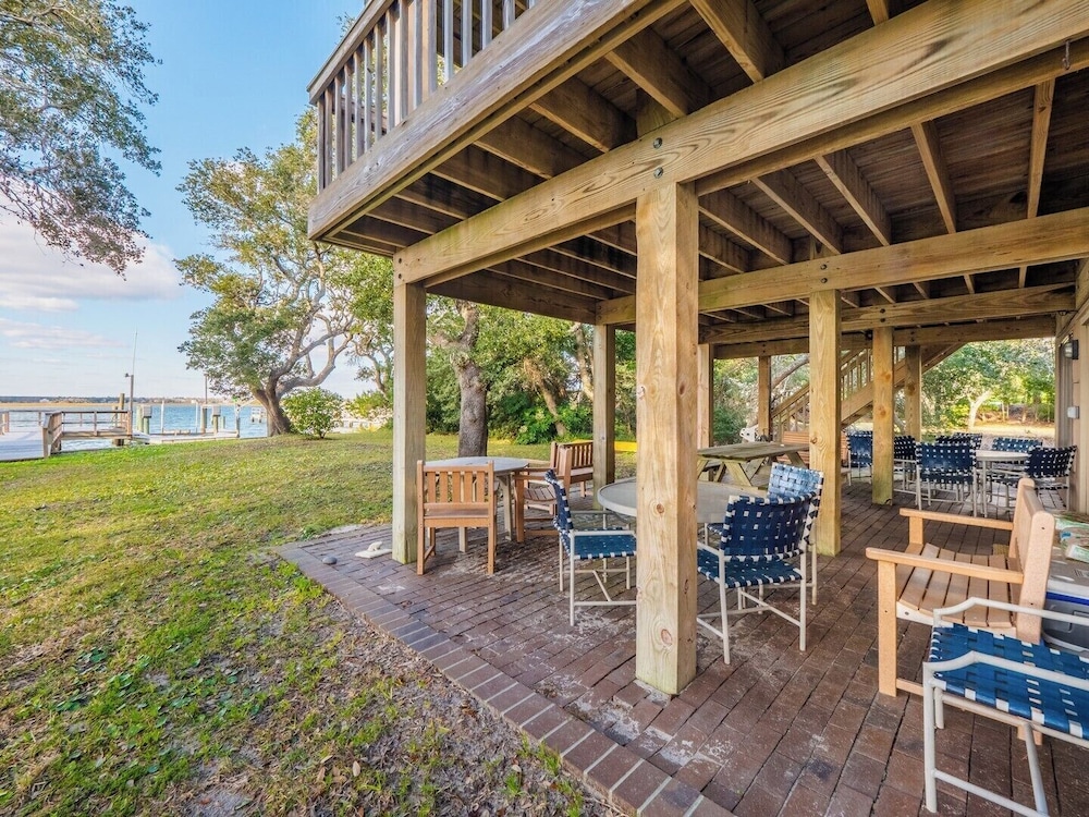 Nicholson Oaks by Topsail Realty