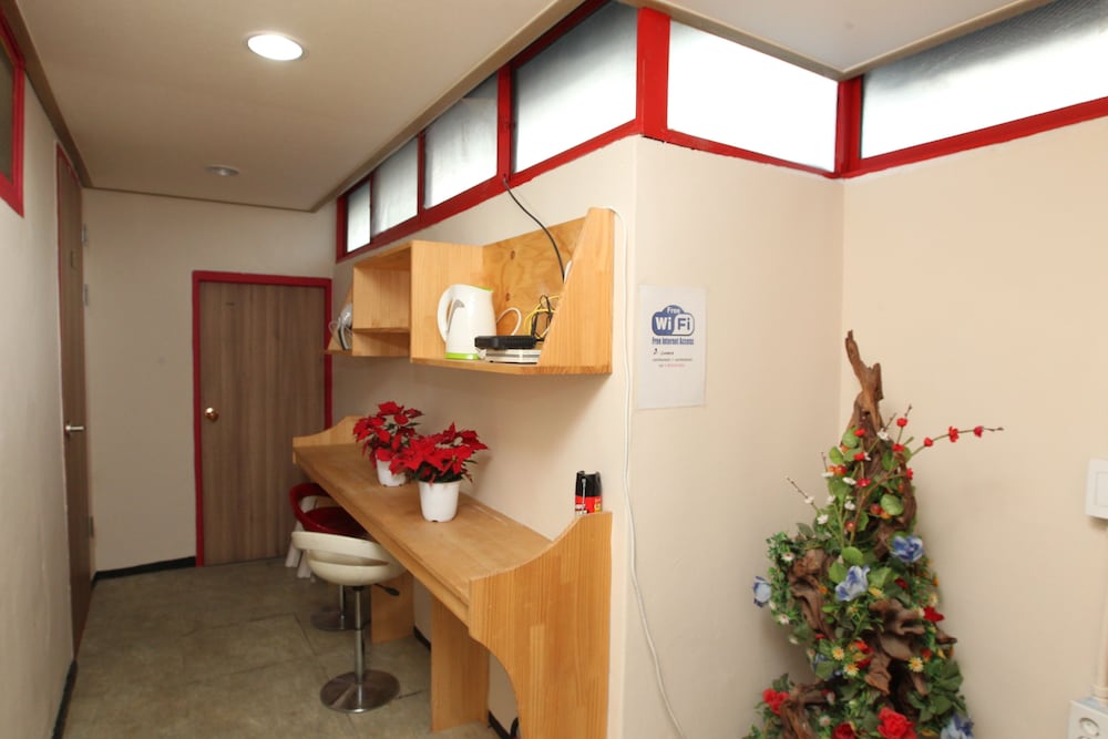 Naru Hostel