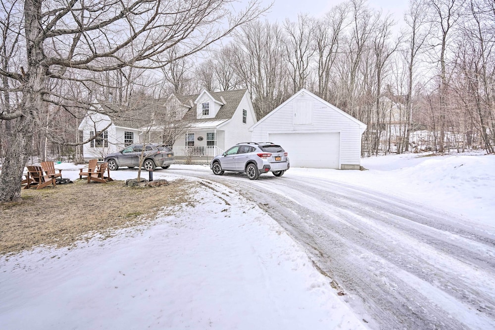 West Dover Getaway w/ Hot Tub: Near Mt Snow! view 5