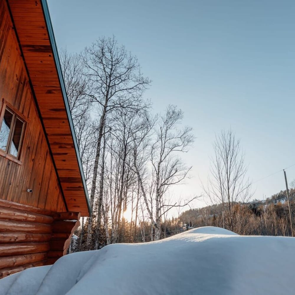 Le St-c me- Spa-piscine- Billard - Ski Val St-c me