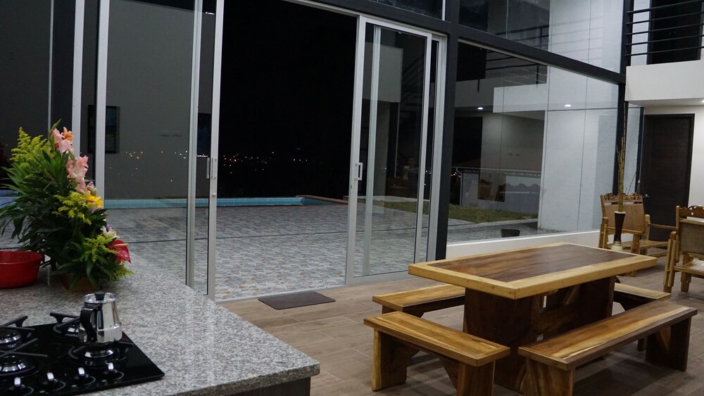 Villa Alejos