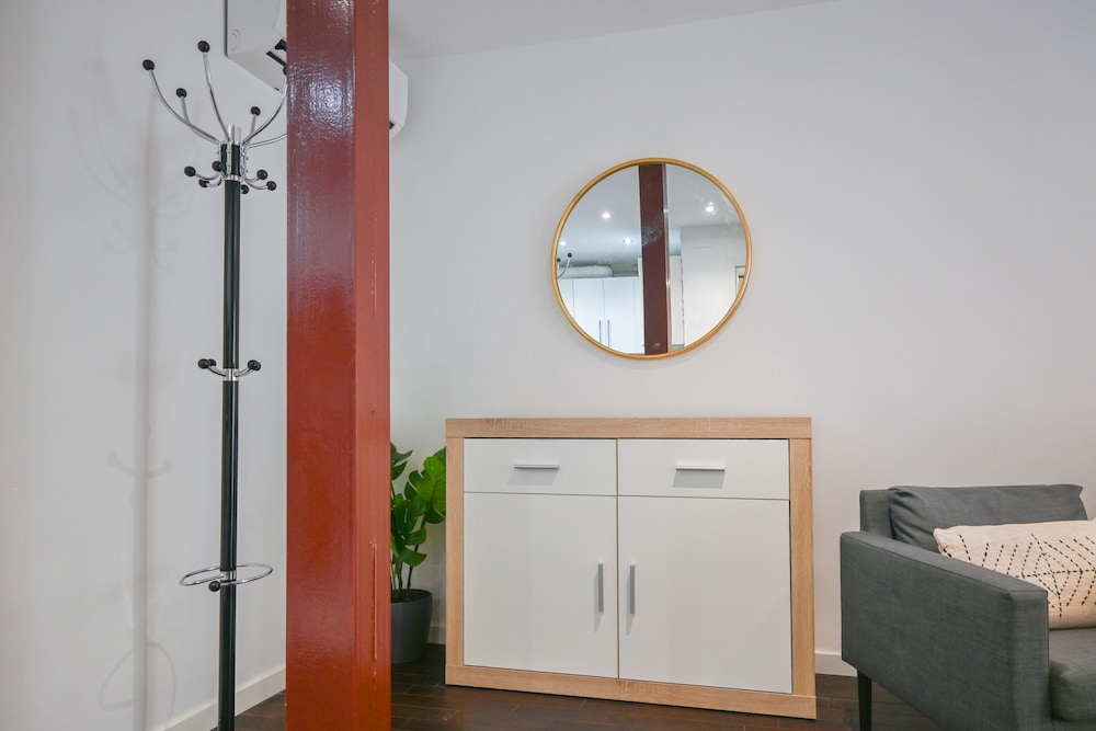 M Sen1692 Amplio Apartamento con Balc n en Calle