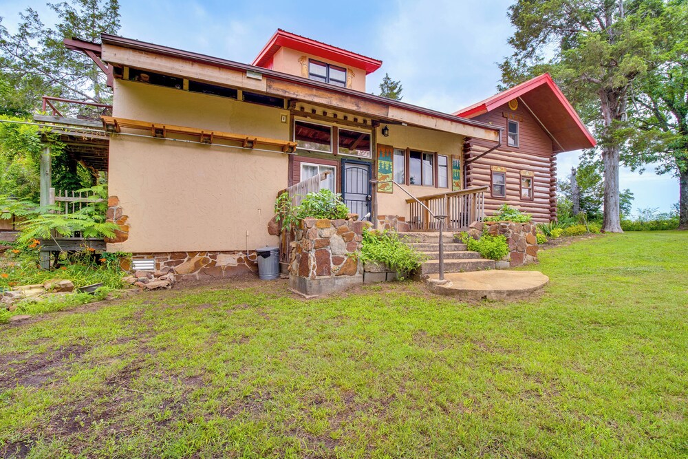 4 Mi to Historic District: Calico Rock Cabin! view 3