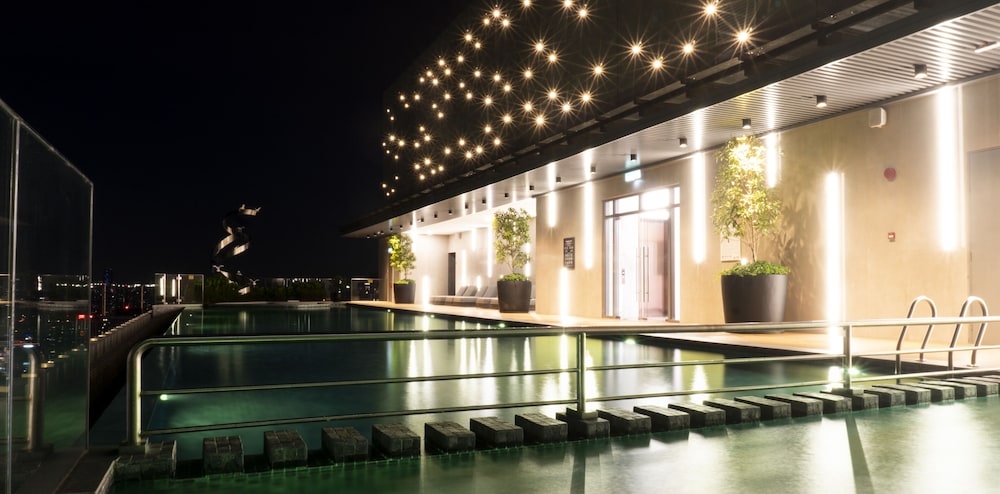 Moonway Luxury Suites At CORE Residence