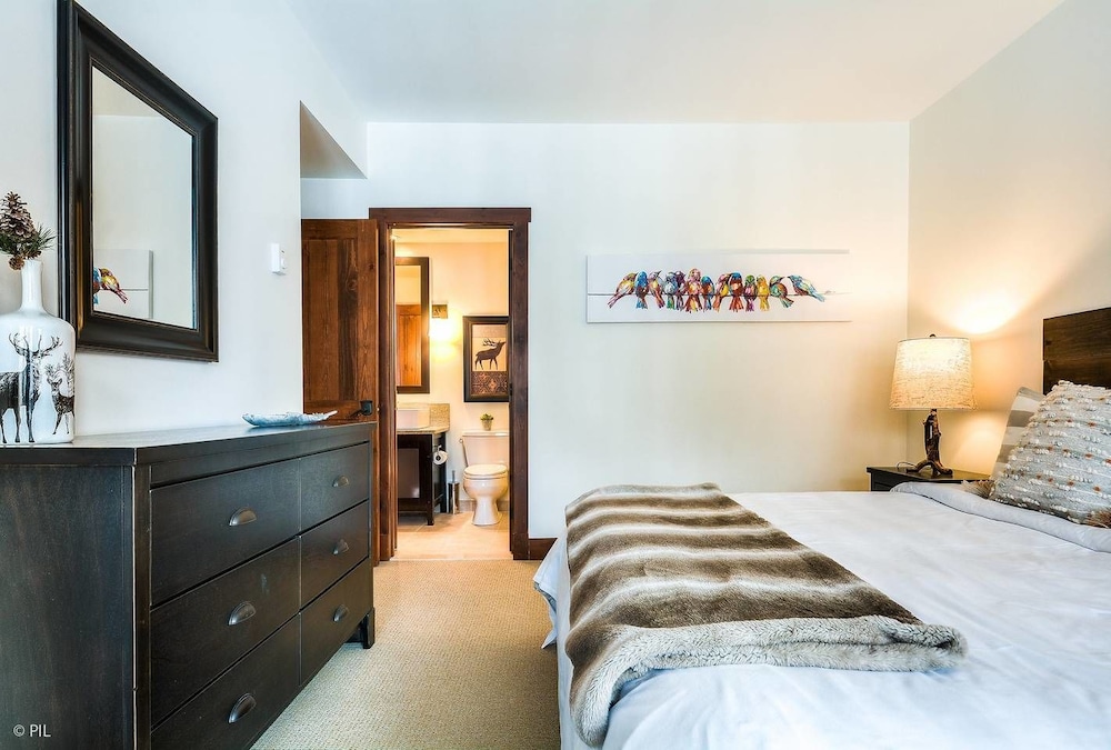 Mont-tremblant Country Chic Ski In/ski Out view 5