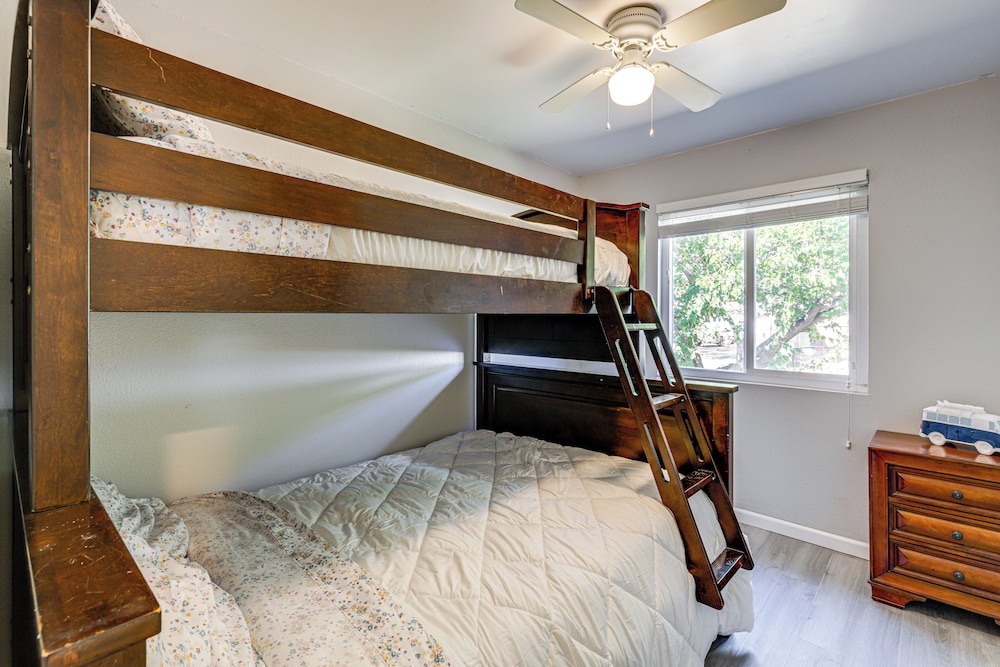Pet-friendly Apt 11 Mi to Dtwn San Diego!