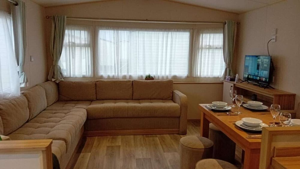 Golden Sands Plot K2 Bed Caravan