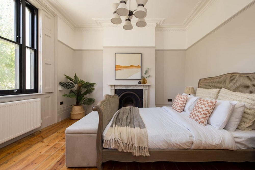 The Tyrwhitt Road Place - Lovely 2bdr Flat With Garden