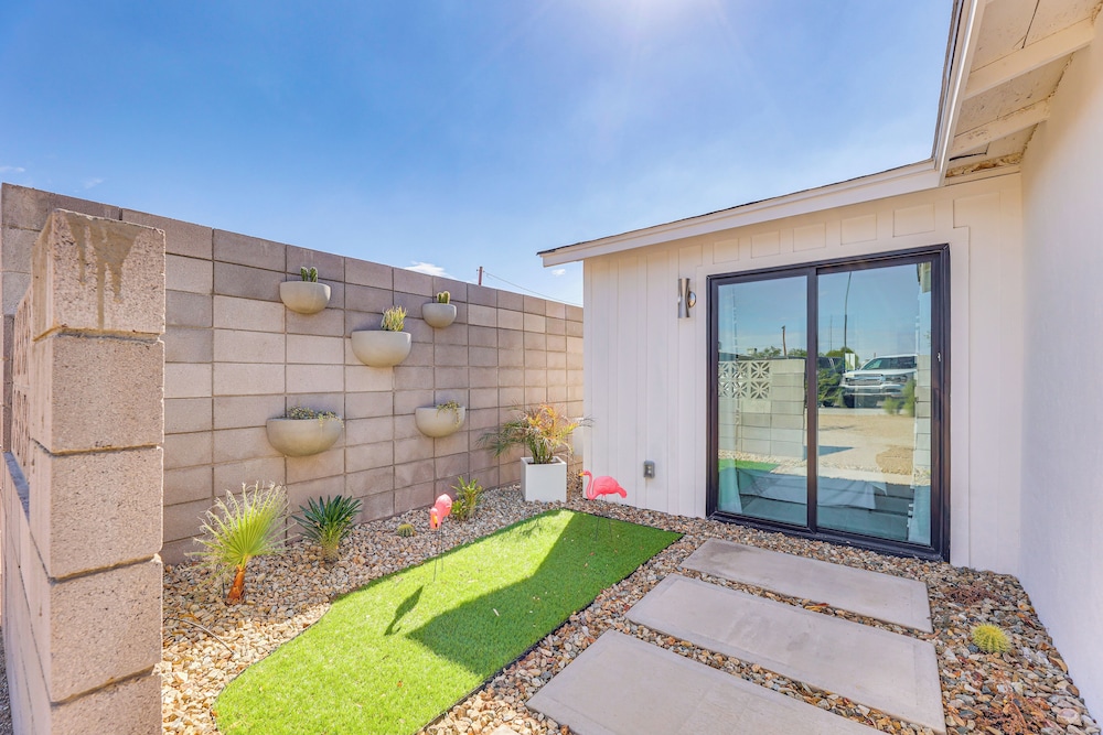 Walkable Downtown Chandler Oasis w/ Private Patio